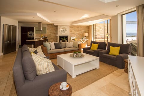 Kitchen or kitchenette, Living room, Sea view