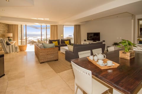 Living room, Photo of the whole room, Dining area, Mountain view, Sea view