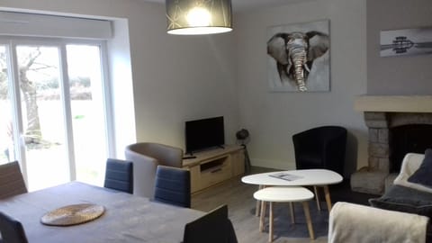 le bois du loup en brocéliande House in Paimpont