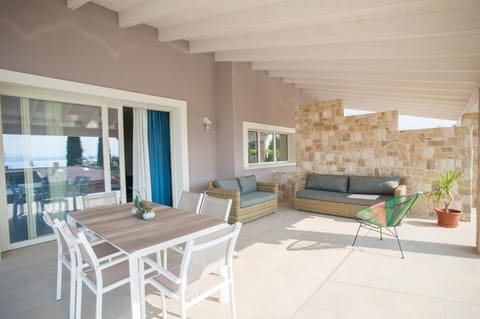 Balcony/Terrace, Dining area