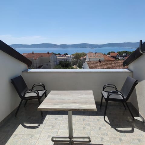 View (from property/room), Balcony/Terrace, Seating area