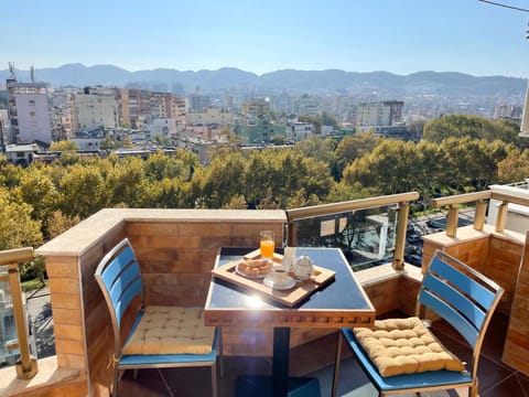 View (from property/room), Balcony/Terrace, City view