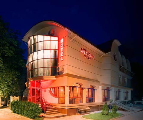 Property building, Facade/entrance, Night