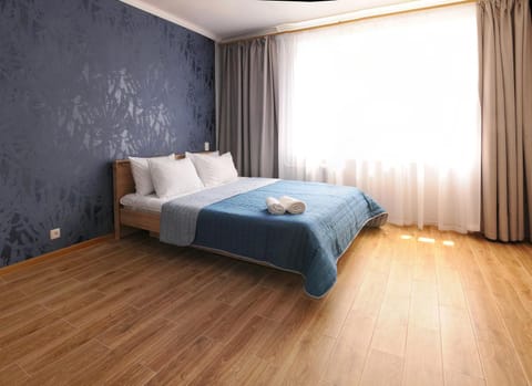 Photo of the whole room, bunk bed