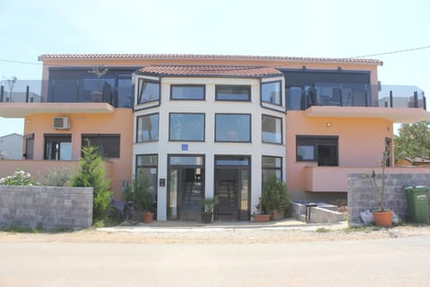 Property building, Facade/entrance