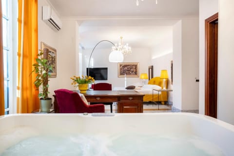 Bed, Hot Tub, Bedroom