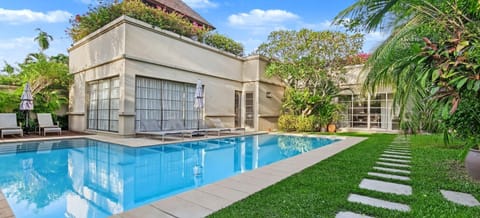 Property building, Garden, Swimming pool