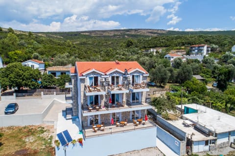 Property building, Patio, Day, Summer, Balcony/Terrace, Other, Decorative detail, Landmark view, Sea view