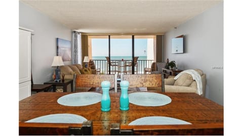 View (from property/room), Balcony/Terrace, Dining area, Sea view