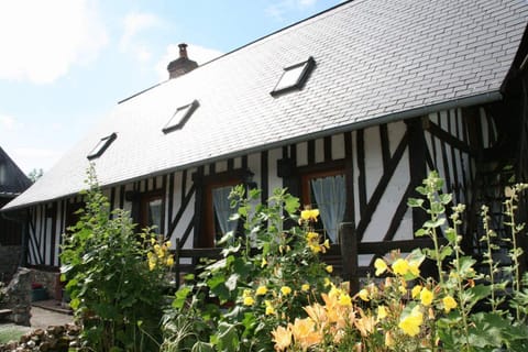 Staff, Facade/entrance, BBQ facilities, Balcony/Terrace, Garden view, Family