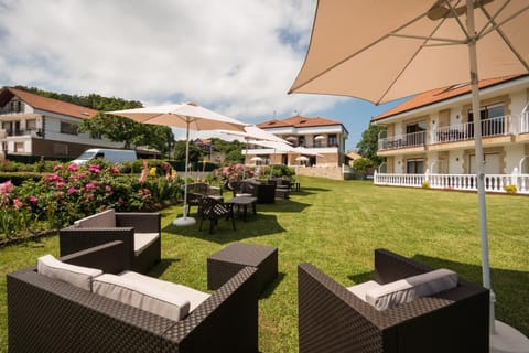 Off site, Garden, Balcony/Terrace, On site, Garden view, Street view