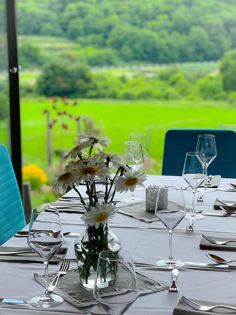 Restaurant/places to eat, Spring, Natural landscape, Garden, Dining area, Garden view