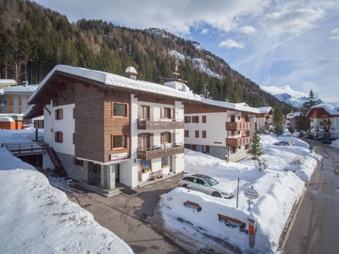 Garnì BUCANEVE Hotel in Madonna di Campiglio