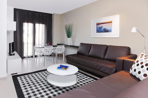Living room, Dining area