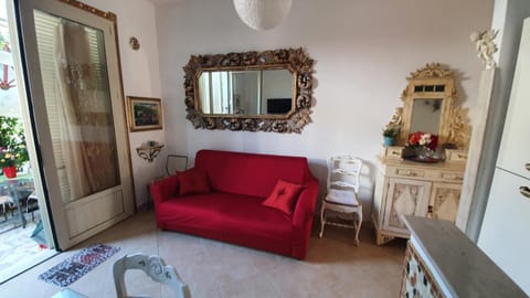 MERLO 2 mare & parking House in Viareggio