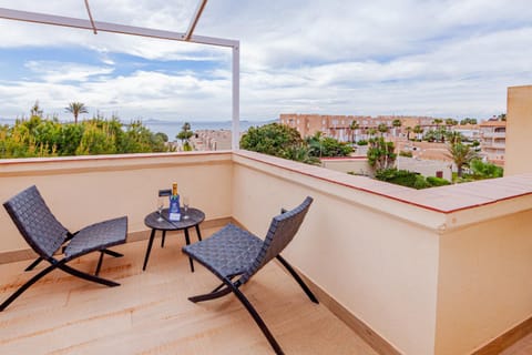 View (from property/room), Balcony/Terrace, Garden view, Lake view, Mountain view, Sea view