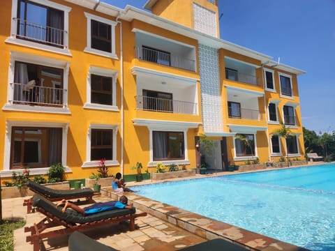 Property building, Swimming pool, Swimming pool
