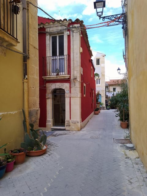Property building, Street view