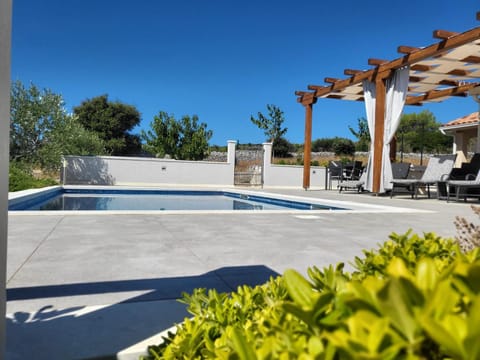 Patio, Swimming pool