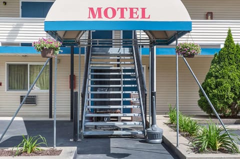 Property building, On site