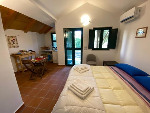 Bed, Living room, Photo of the whole room