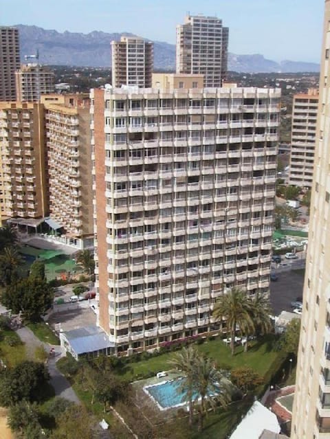 CERCA PLAYA-PISCINA-WIFI-AIRE ACOND, 5-1 PERS,-NO-JOVENES- Parking extra 10 eur dia Apartment in Benidorm