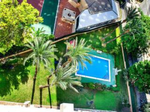 CERCA PLAYA-PISCINA-WIFI-AIRE ACOND, 5-1 PERS,-NO-JOVENES- Parking extra 10 eur dia Apartment in Benidorm