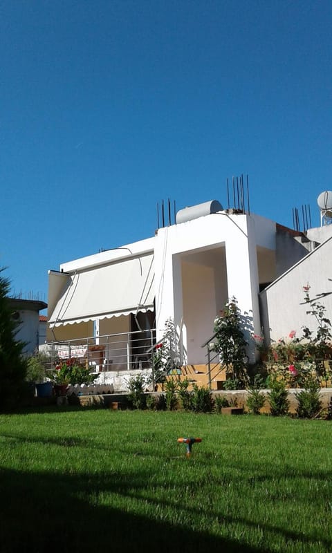 Facade/entrance, Garden, Bathroom, TV and multimedia, Coffee/tea facilities, Balcony/Terrace, Kitchen or kitchenette, Living room, Seating area, Dining area, Bedroom, On site, City view, Garden view, Quiet street view
