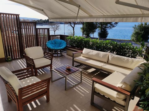 Patio, Balcony/Terrace, Seating area, sunbed
