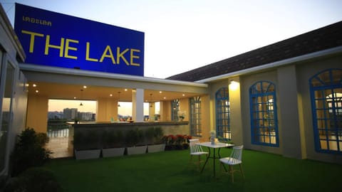 Lounge or bar