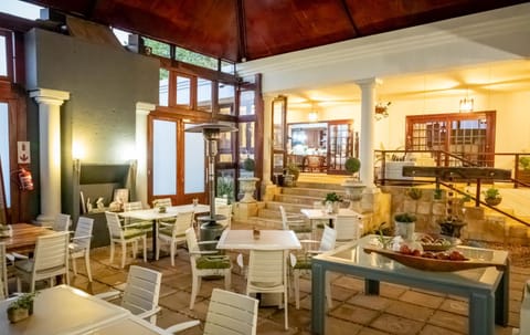 Property building, Restaurant/places to eat, Breakfast