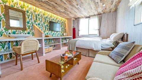 Bed, Seating area, Bedroom