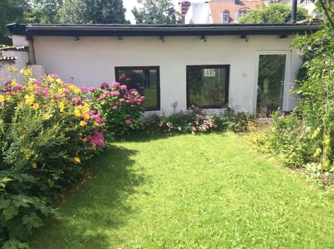 Altstadt Bonn mit eigenem Parkplatz und Garten Apartment in Bonn