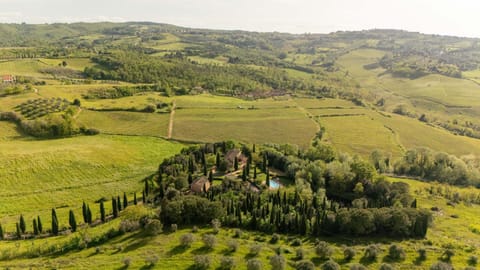 Podere Fignano, holiday home - apartments renovated 2024 - new swimming pool Country House in Tuscany