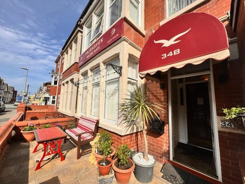 Property building, Patio, Day, Garden