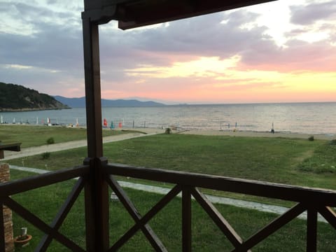 Seafront house with garden House in Halkidiki