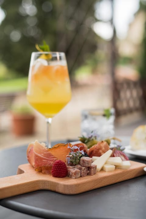 Food and drinks, Drinks, Alcoholic drinks