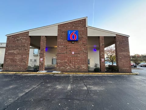 Property building, Parking