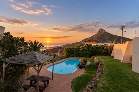 Swimming pool, Sunset, sunbed