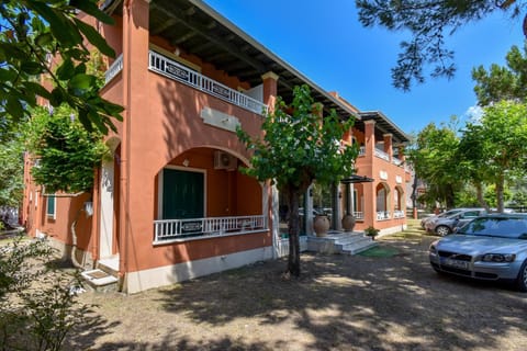 Property building, Facade/entrance