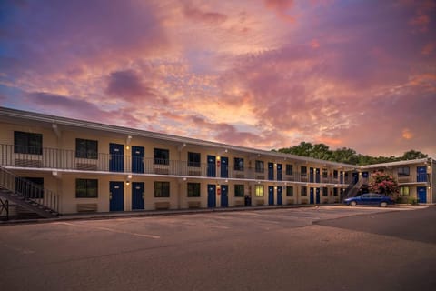 Property building, Sunrise, Sunset, Parking
