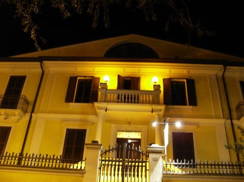 Property building, Decorative detail