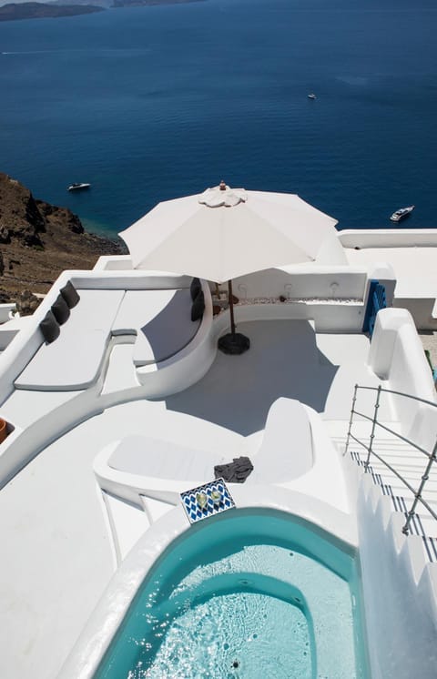 Oia's Secret Villa in Oia