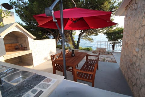 Natural landscape, View (from property/room), Balcony/Terrace, Seating area, Dining area, Sea view