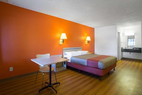 TV and multimedia, Bedroom, On site