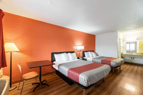 Photo of the whole room, On site