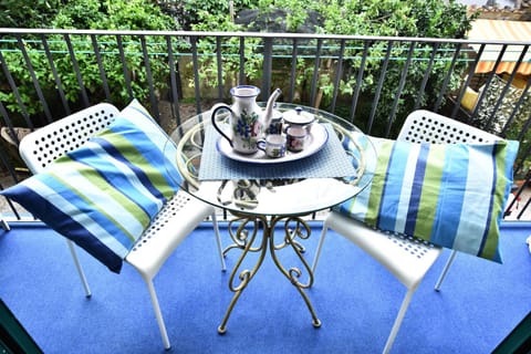 Communal lounge/ TV room, Balcony/Terrace