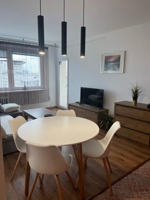 Communal lounge/ TV room, TV and multimedia, Living room