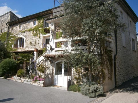 Gite l'Etape Vacation rental in Vallon-Pont-d'Arc