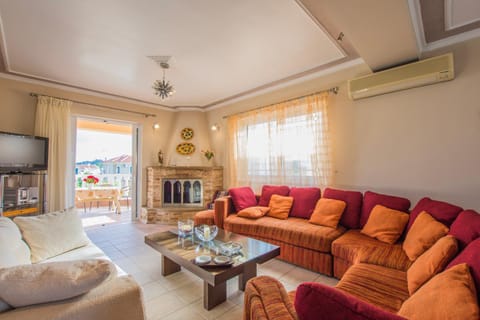 Zante View (4bedroom luxury home) Free Pickup Apartment in Zakynthos